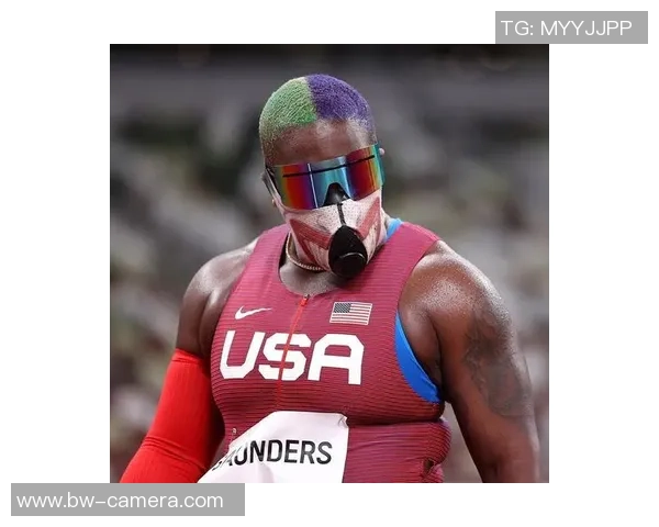 口罩下的足球巨星们:他们如何在赛场上演绎传奇与挑战 口罩下的足球巨星们:他们如何在赛场上演绎传奇与挑战